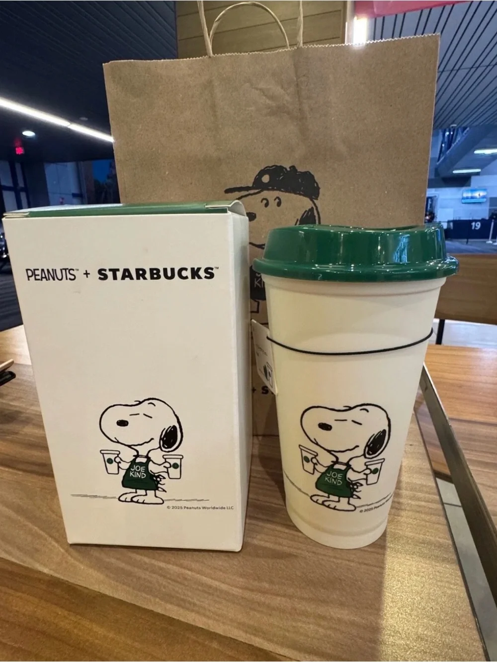 Starbucks Peanuts Snoopy Reusable Cup - Cream & Green Lid